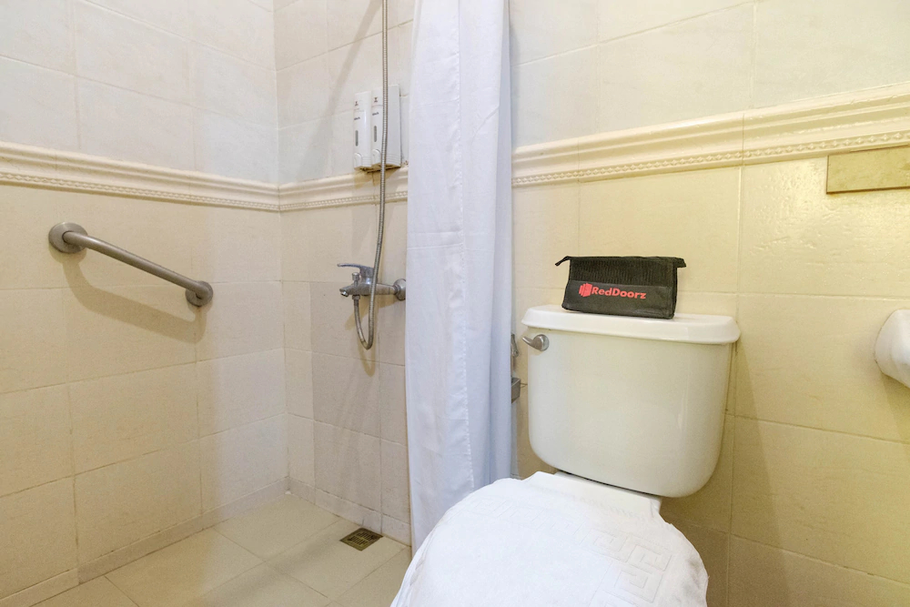 Gordion Hotel by RedDoorz