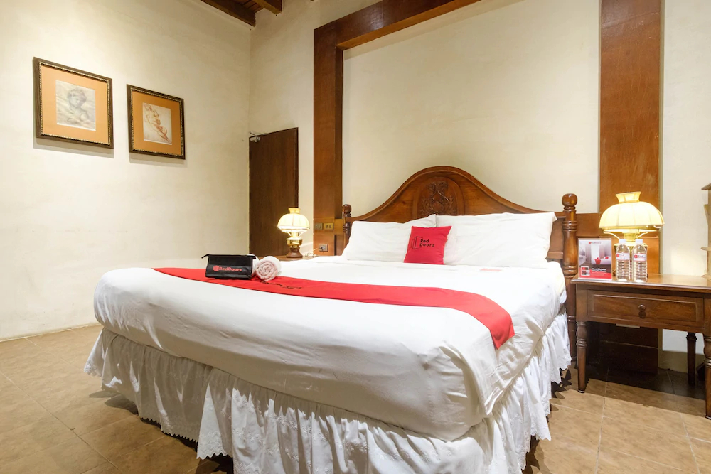 Gordion Hotel by RedDoorz