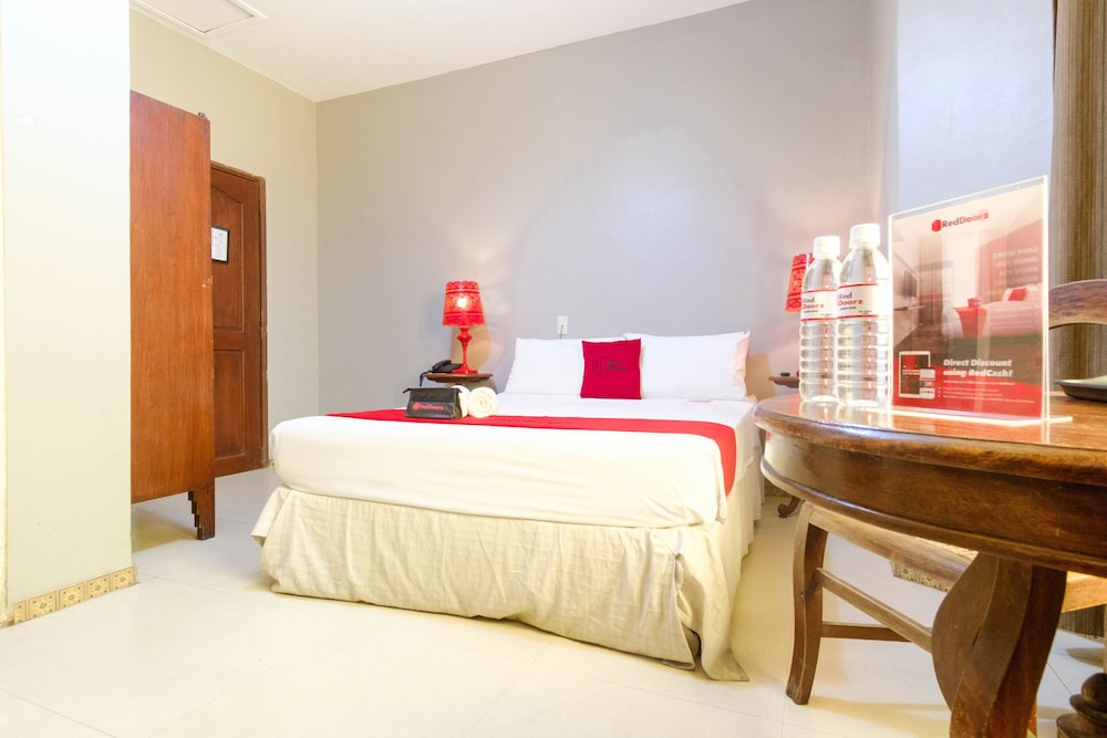Gordion Hotel by RedDoorz