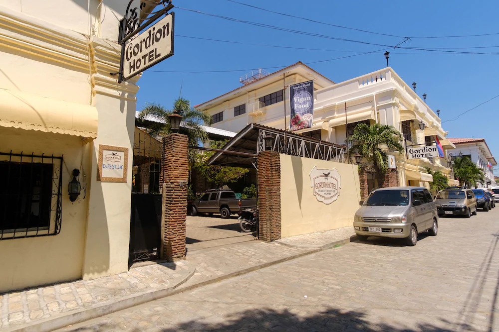 Gordion Hotel by RedDoorz