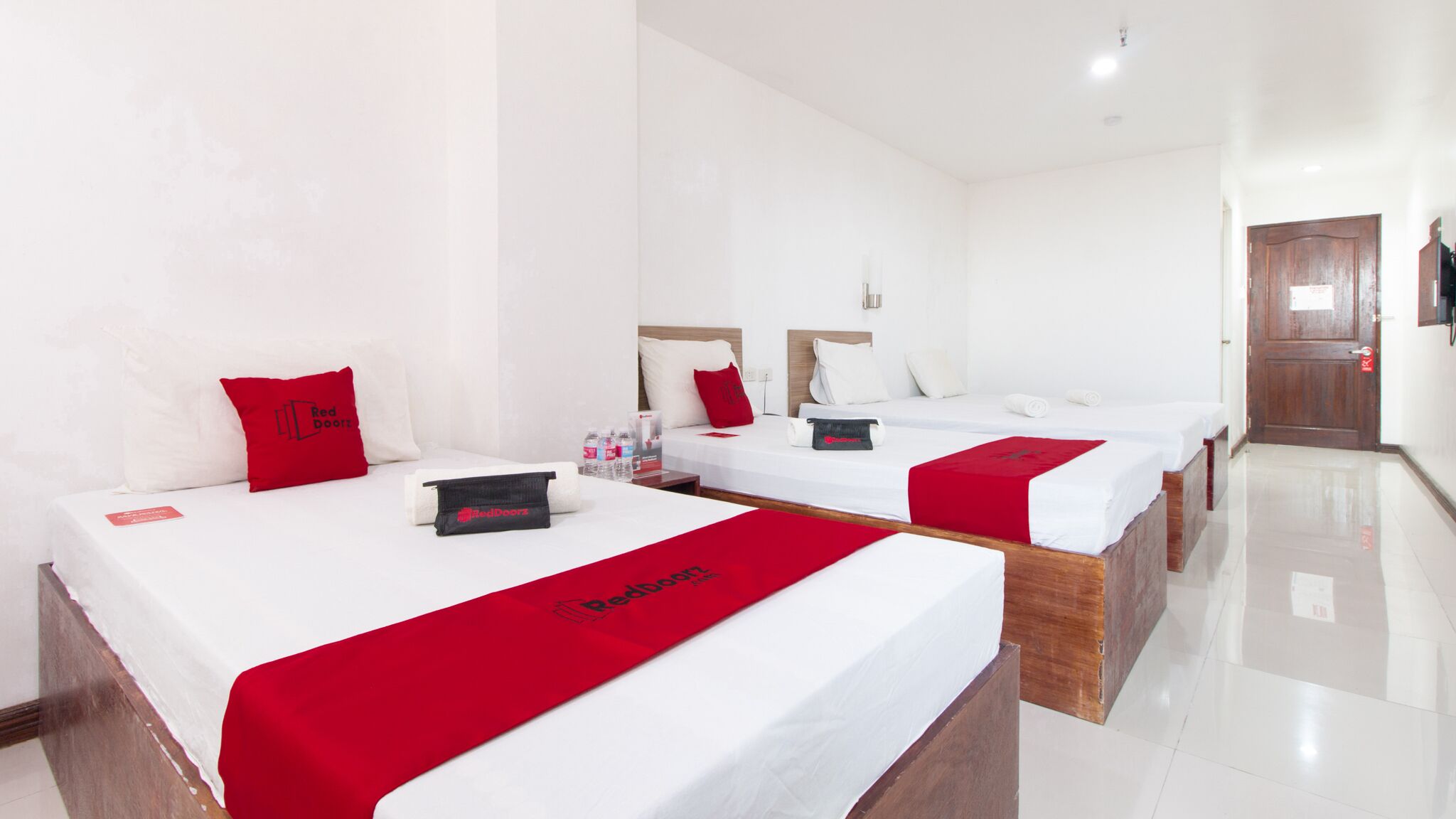 RedDoorz Plus near Vigan City Commercial Center