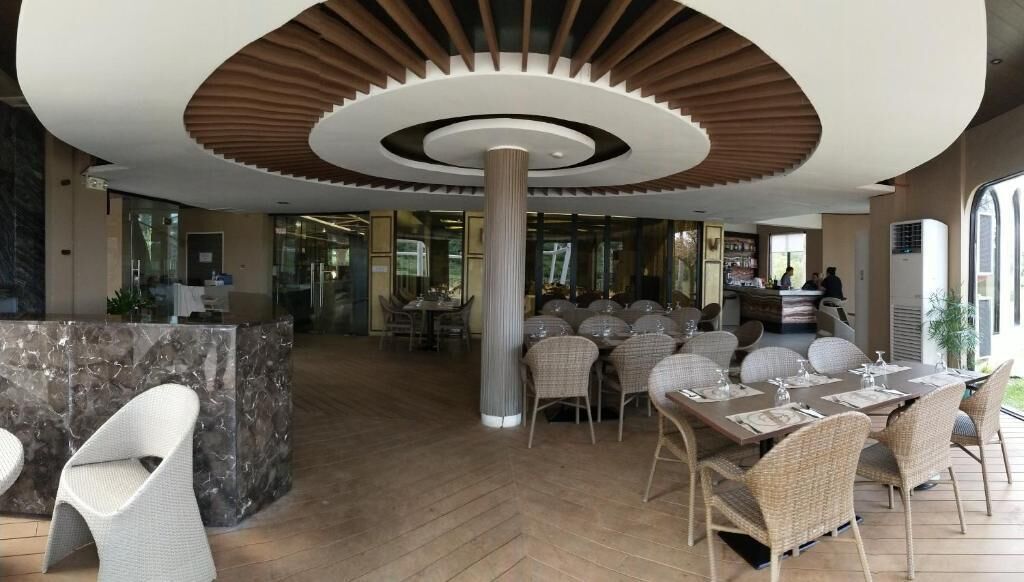 Safari Hotel And Villas