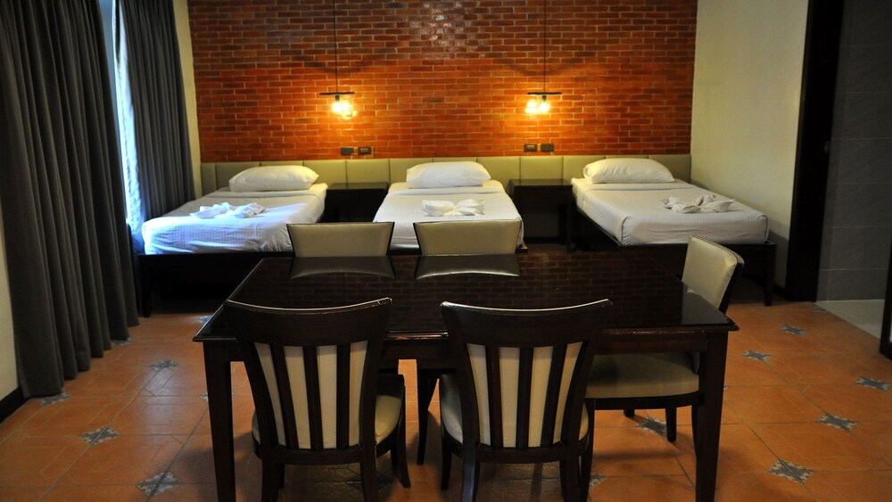 Vigan Plaza Hotel