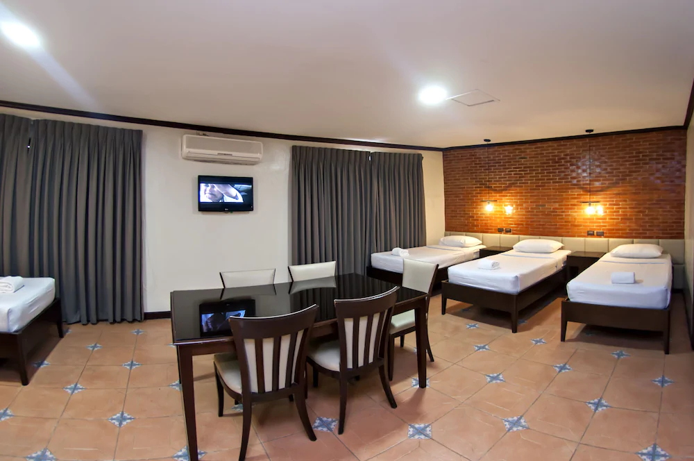 Vigan Plaza Hotel