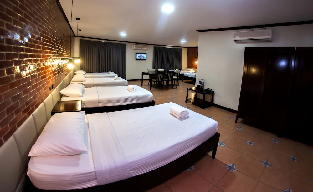 Vigan Plaza Hotel