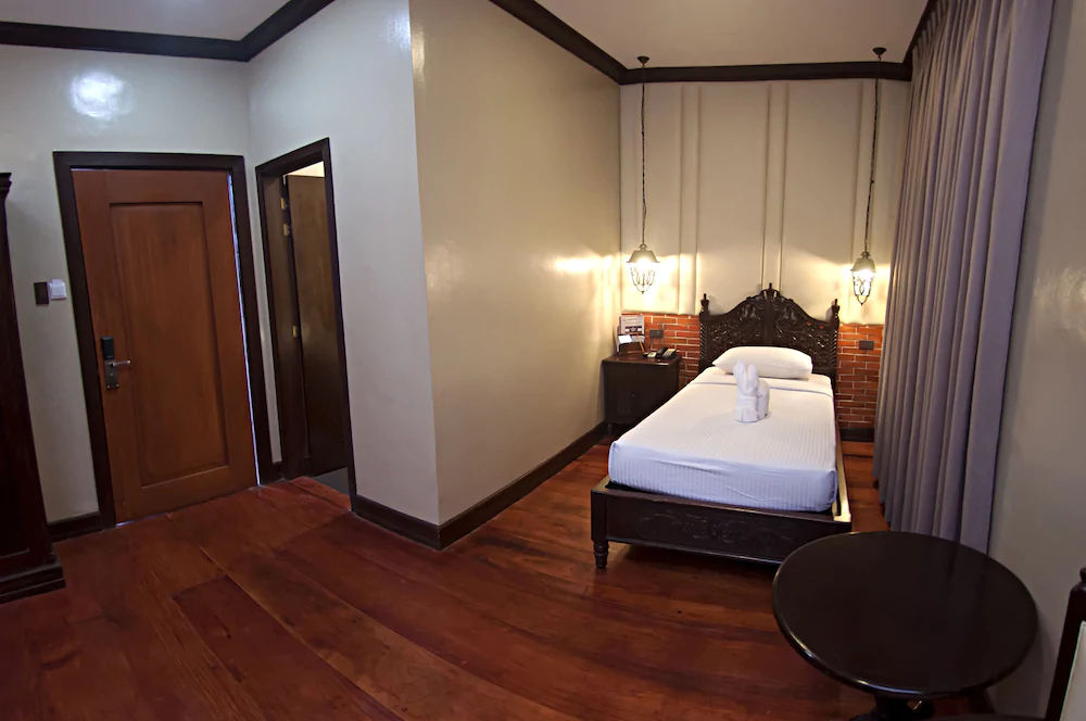 Vigan Plaza Hotel