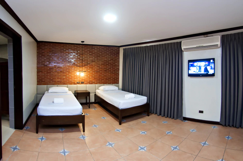Vigan Plaza Hotel