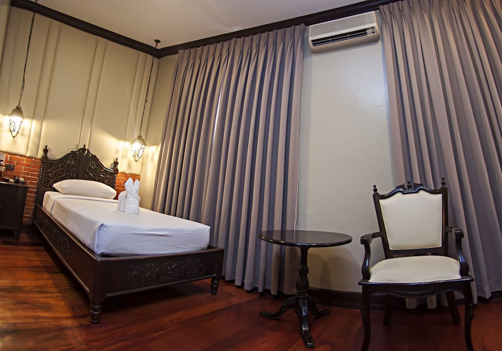 Vigan Plaza Hotel