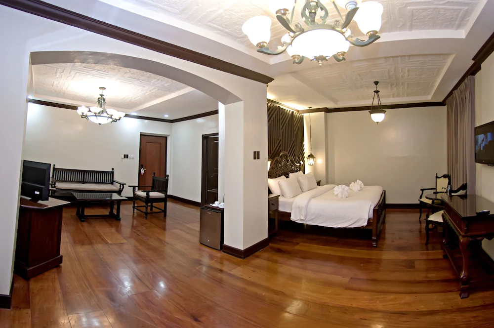 Vigan Plaza Hotel