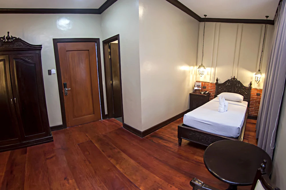 Vigan Plaza Hotel