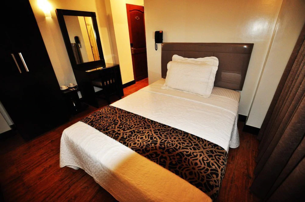 West Loch Park Hotel Vigan