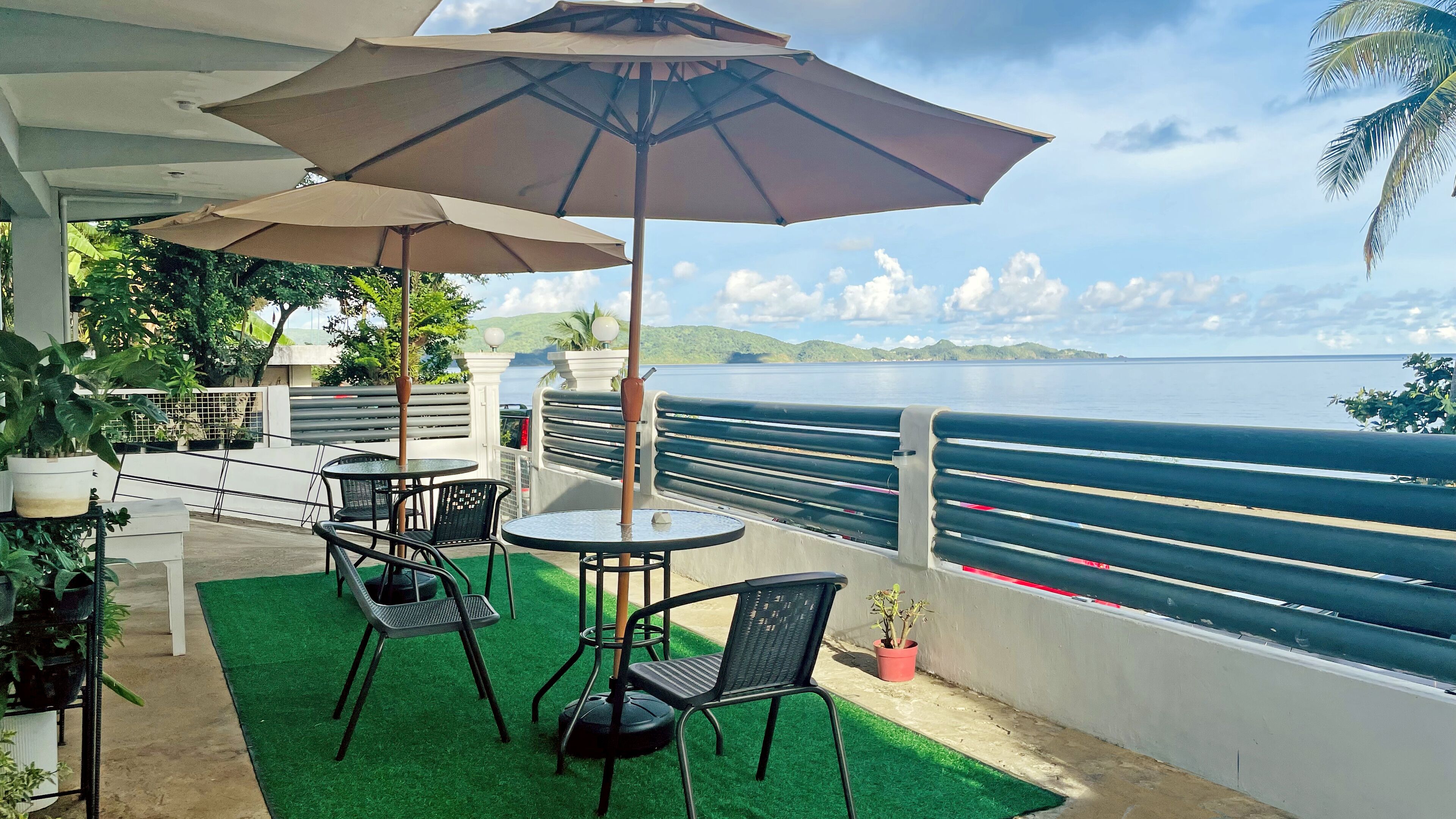 Happy Island Inn