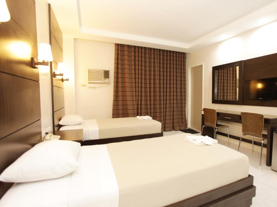 Grand Astoria Hotel