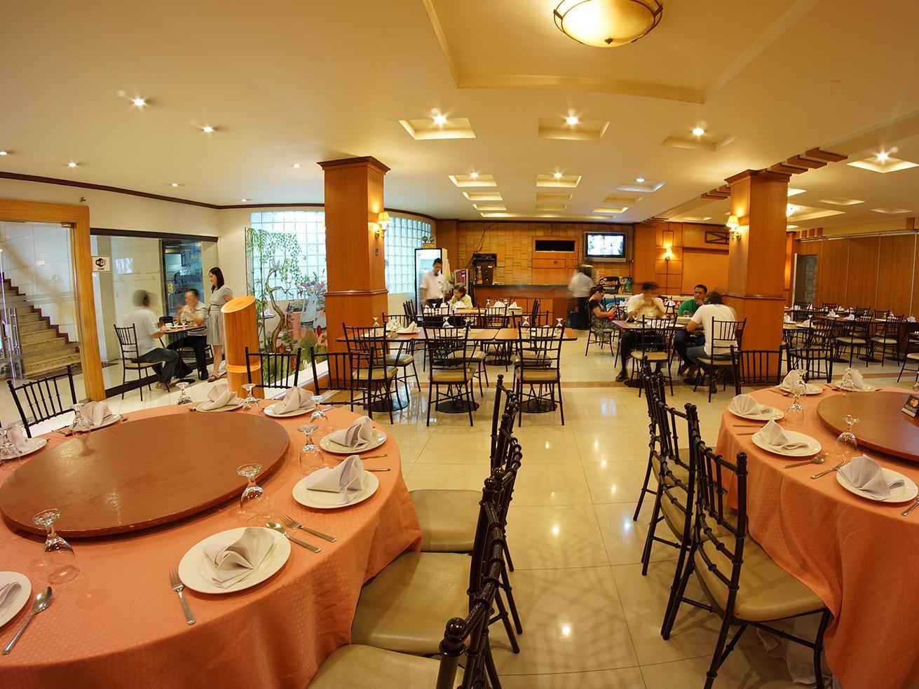 Grand Astoria Hotel