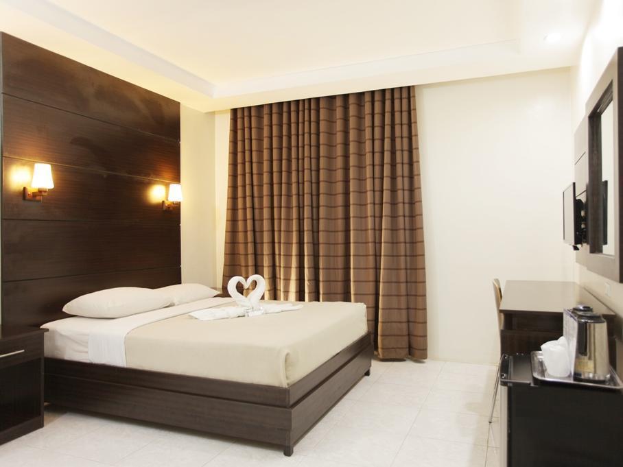 Grand Astoria Hotel