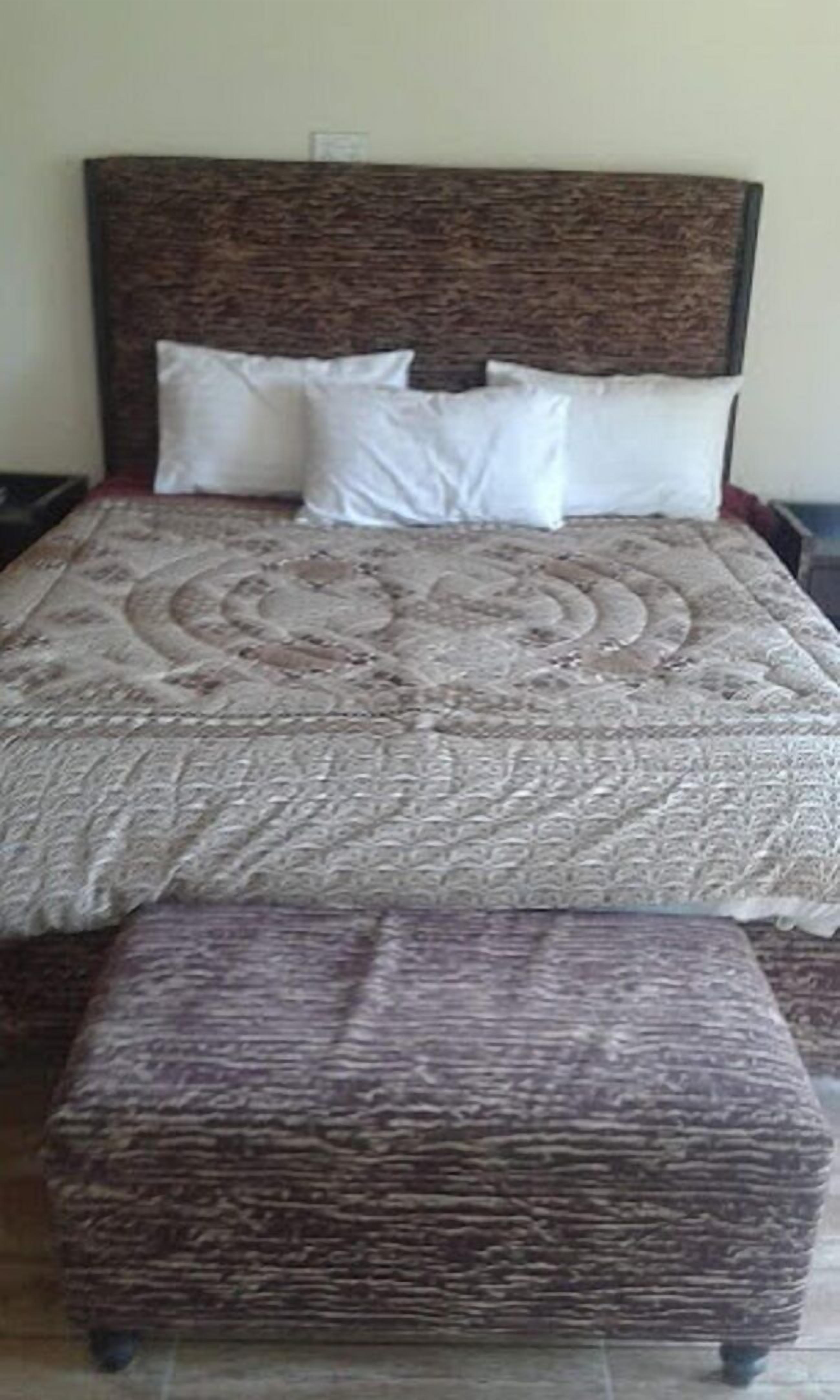 Red Onion Hotel & Restaurant
