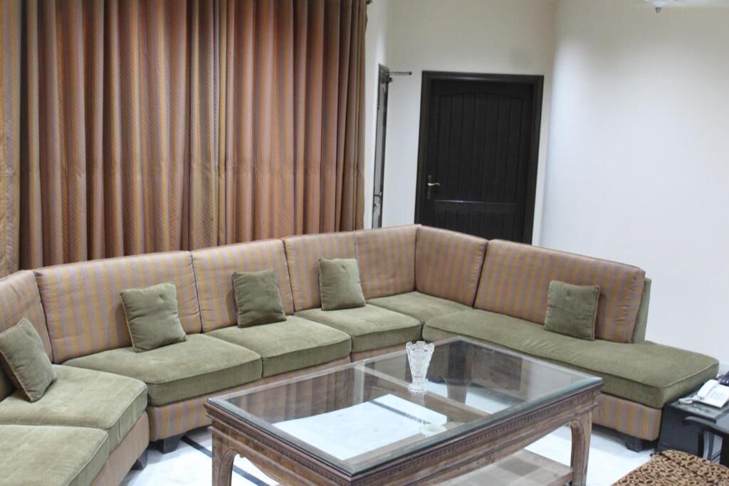 Hotel State Residency