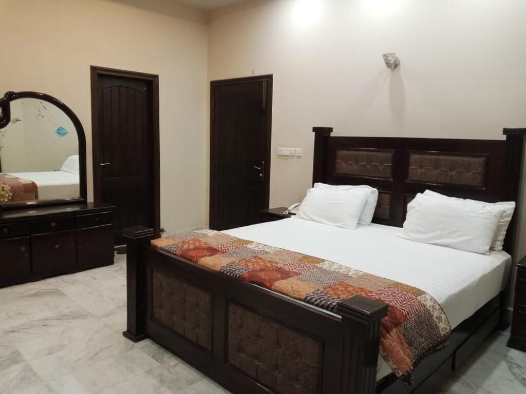 Hotel State Residency