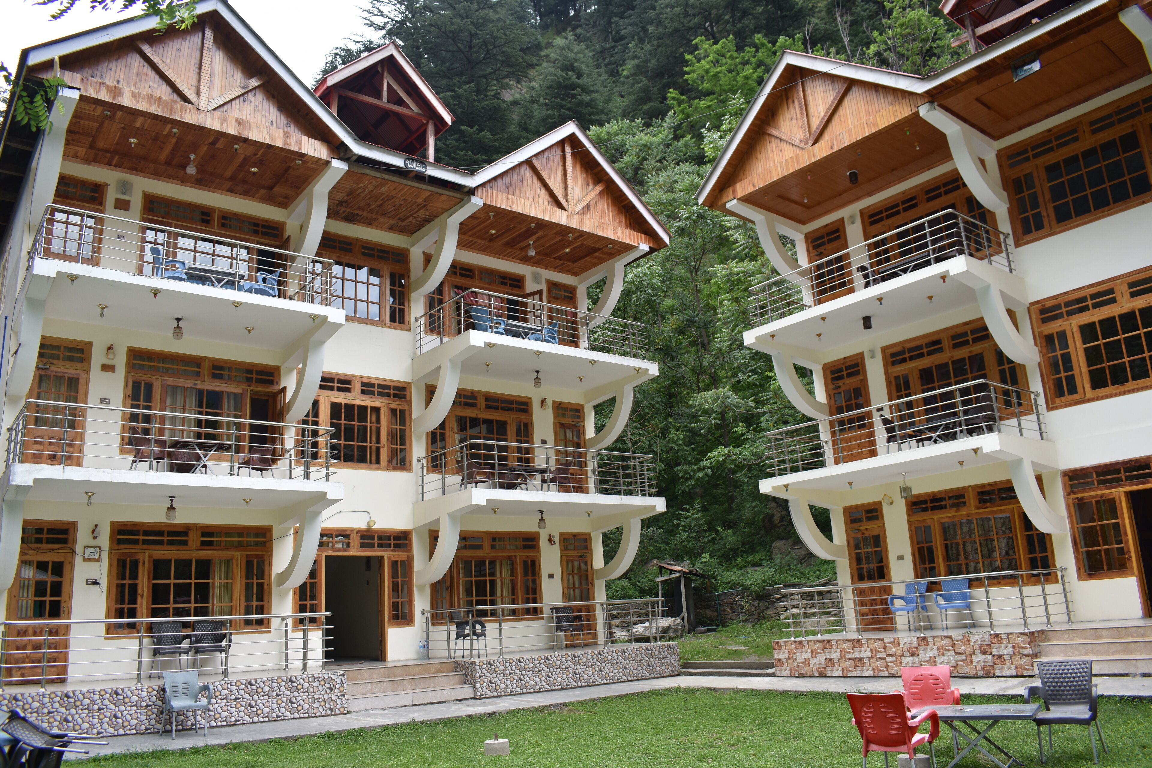 Heaven Rose Hotel & Restaurant New