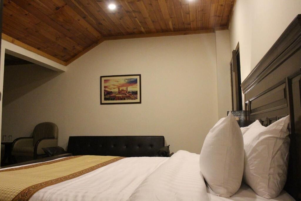 Nine Tree Hotel Naran