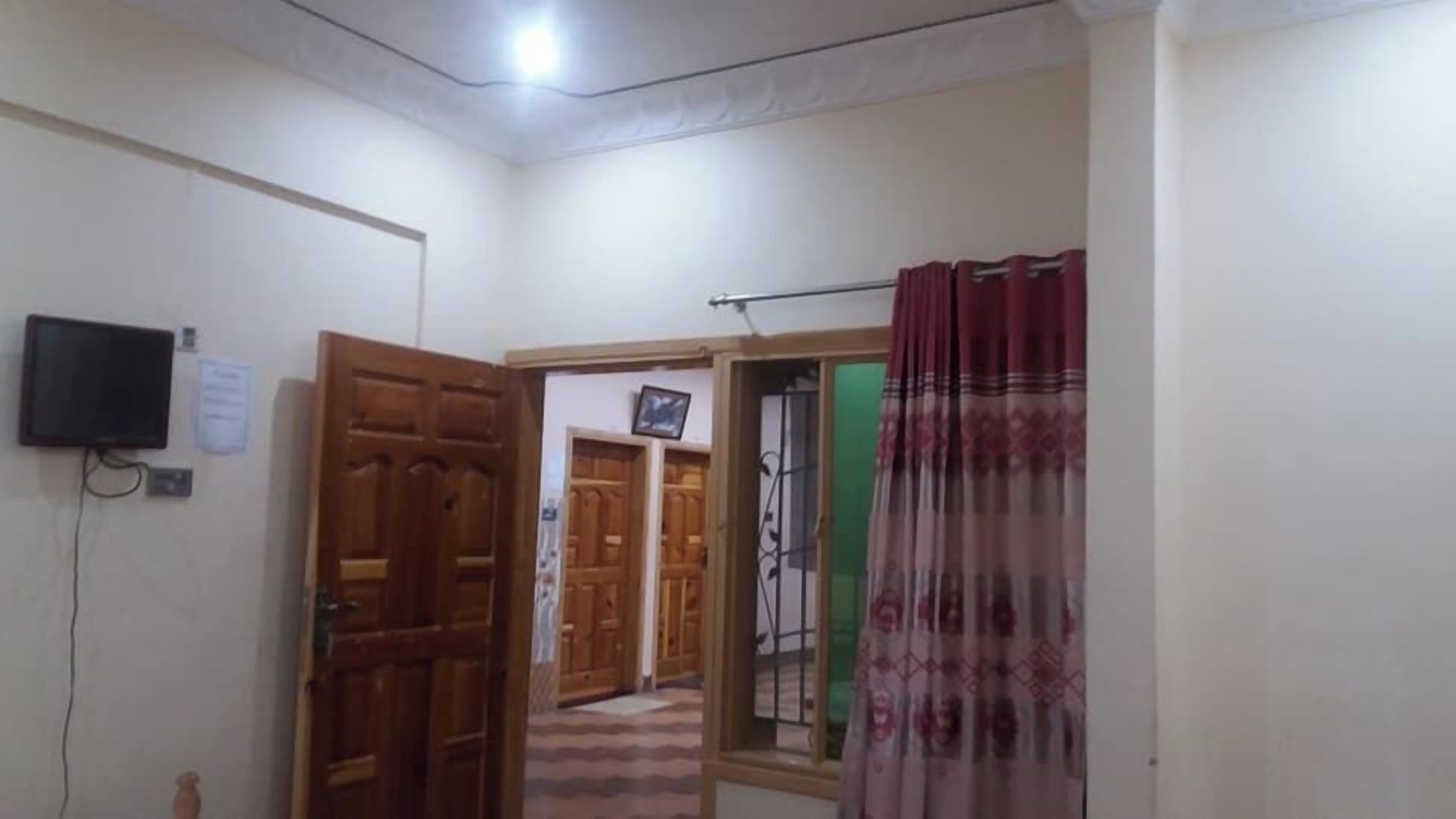 Pakistan Hotel & Restaurant