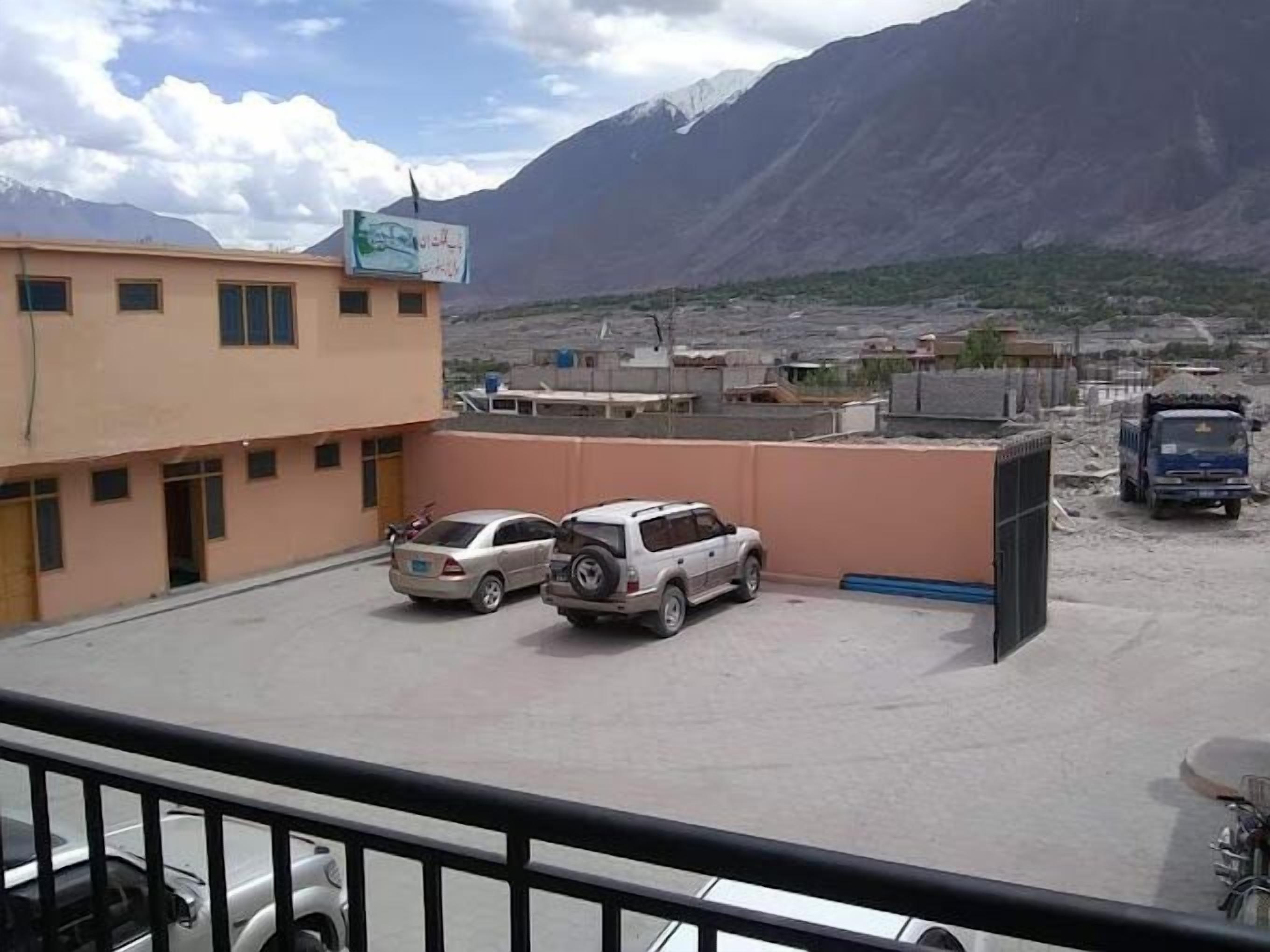Bab E Gilgit Inn