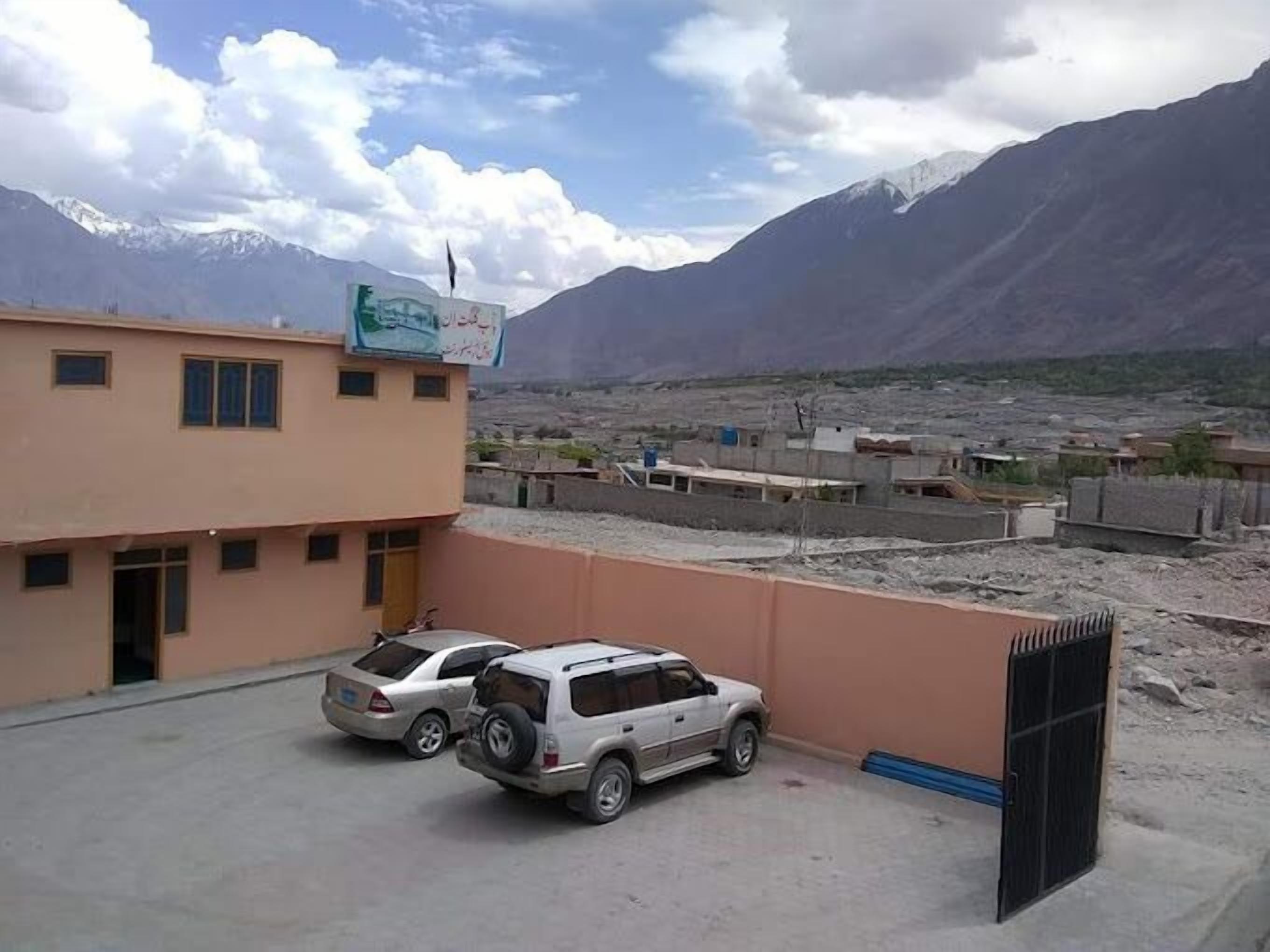 Bab E Gilgit Inn