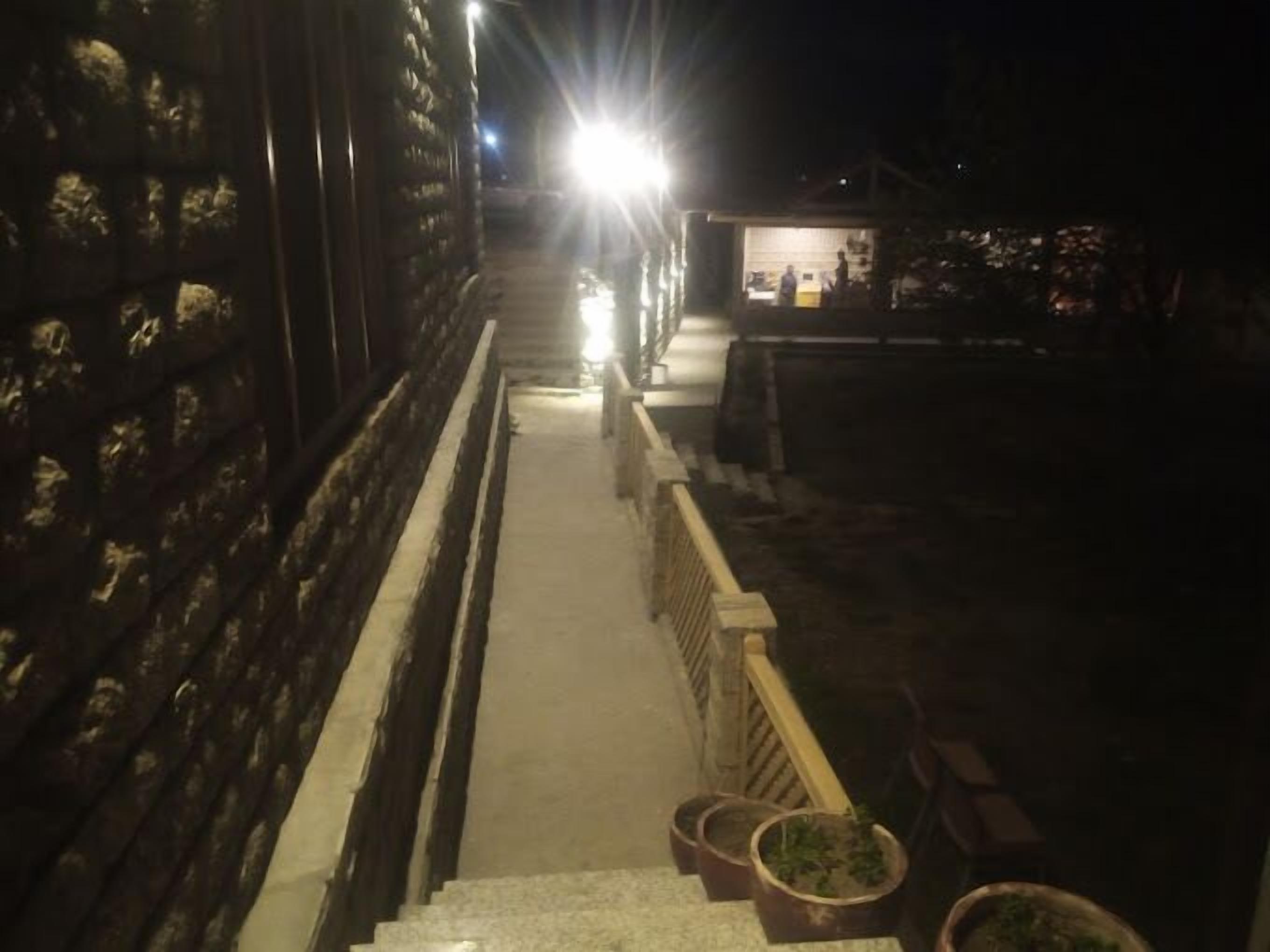 Dumani Inn Hotel And Restaurant