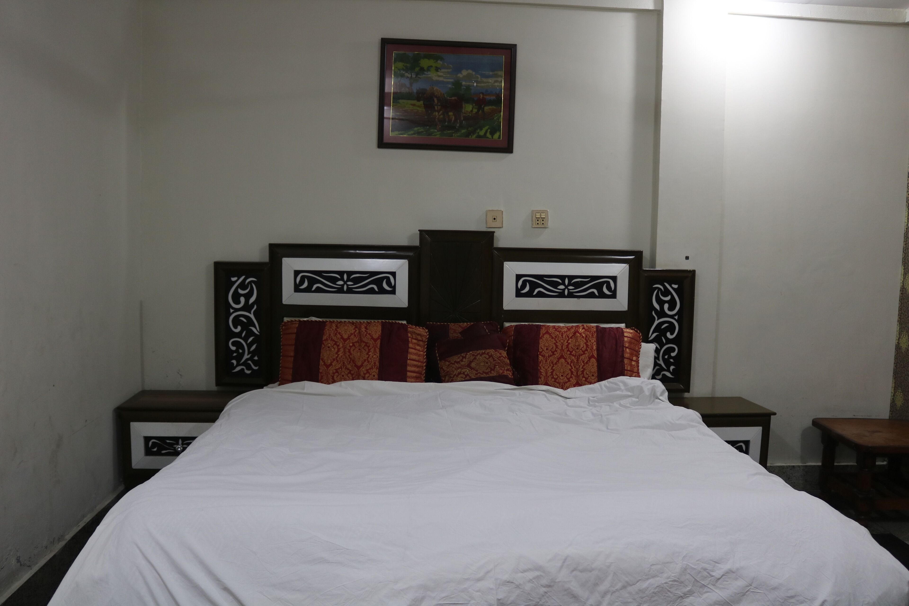 Hotel 99