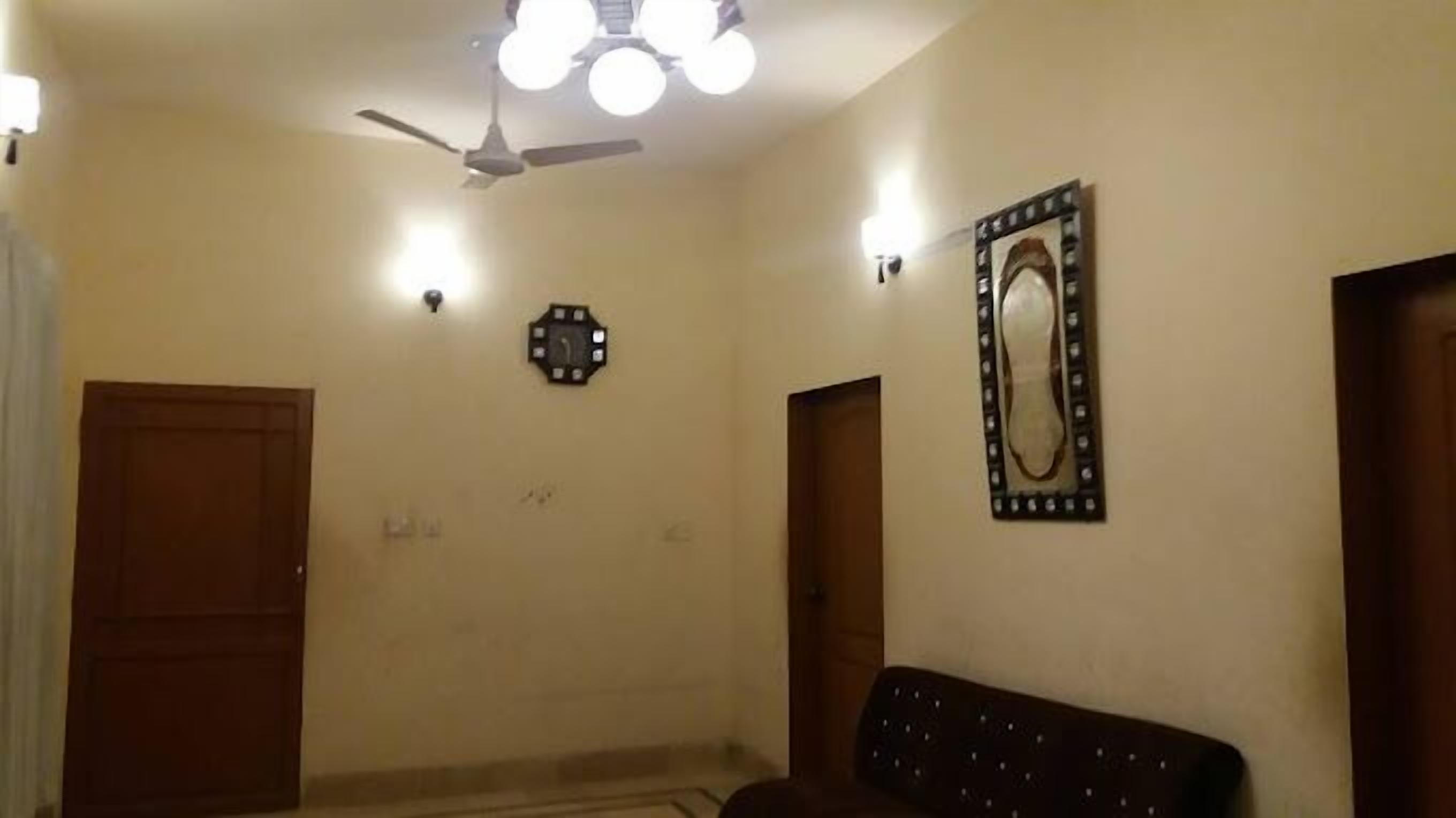 Data Guest House