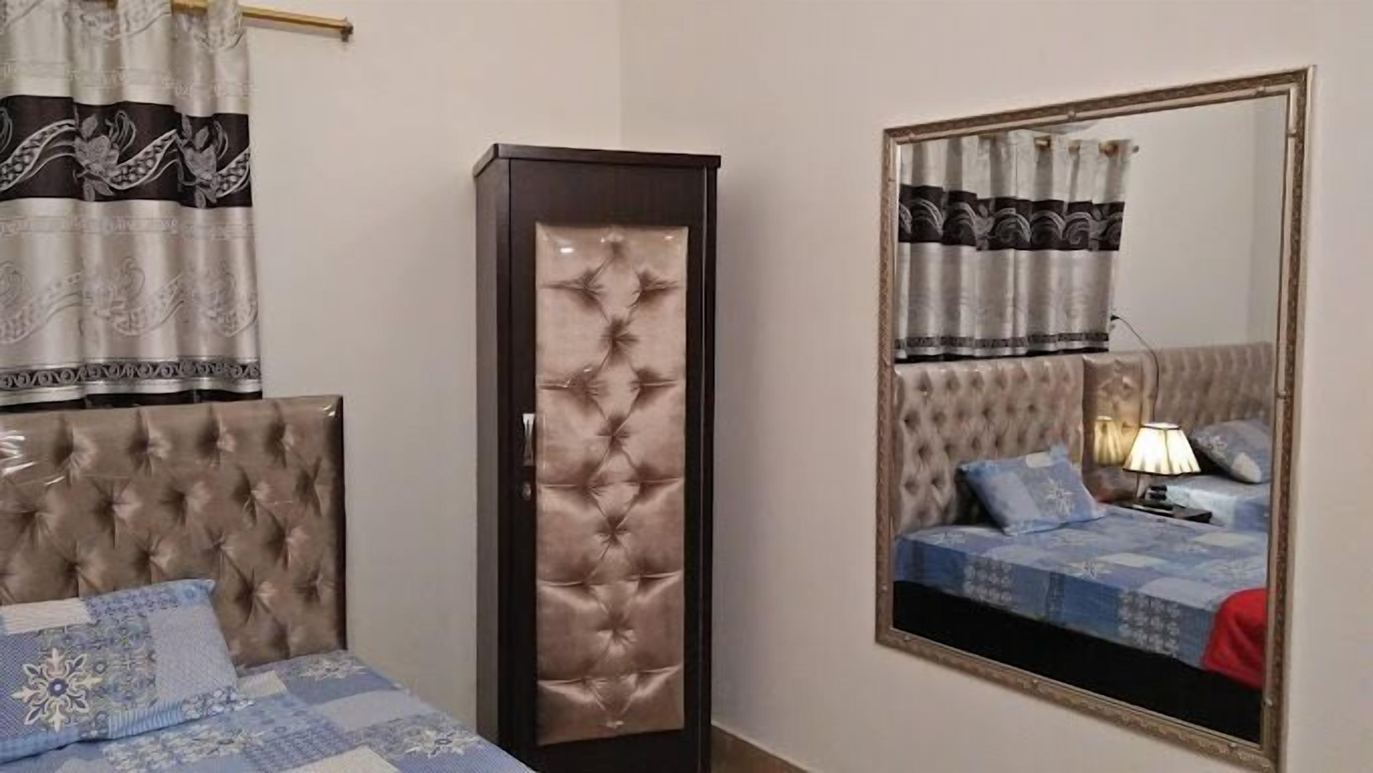 Data Guest House
