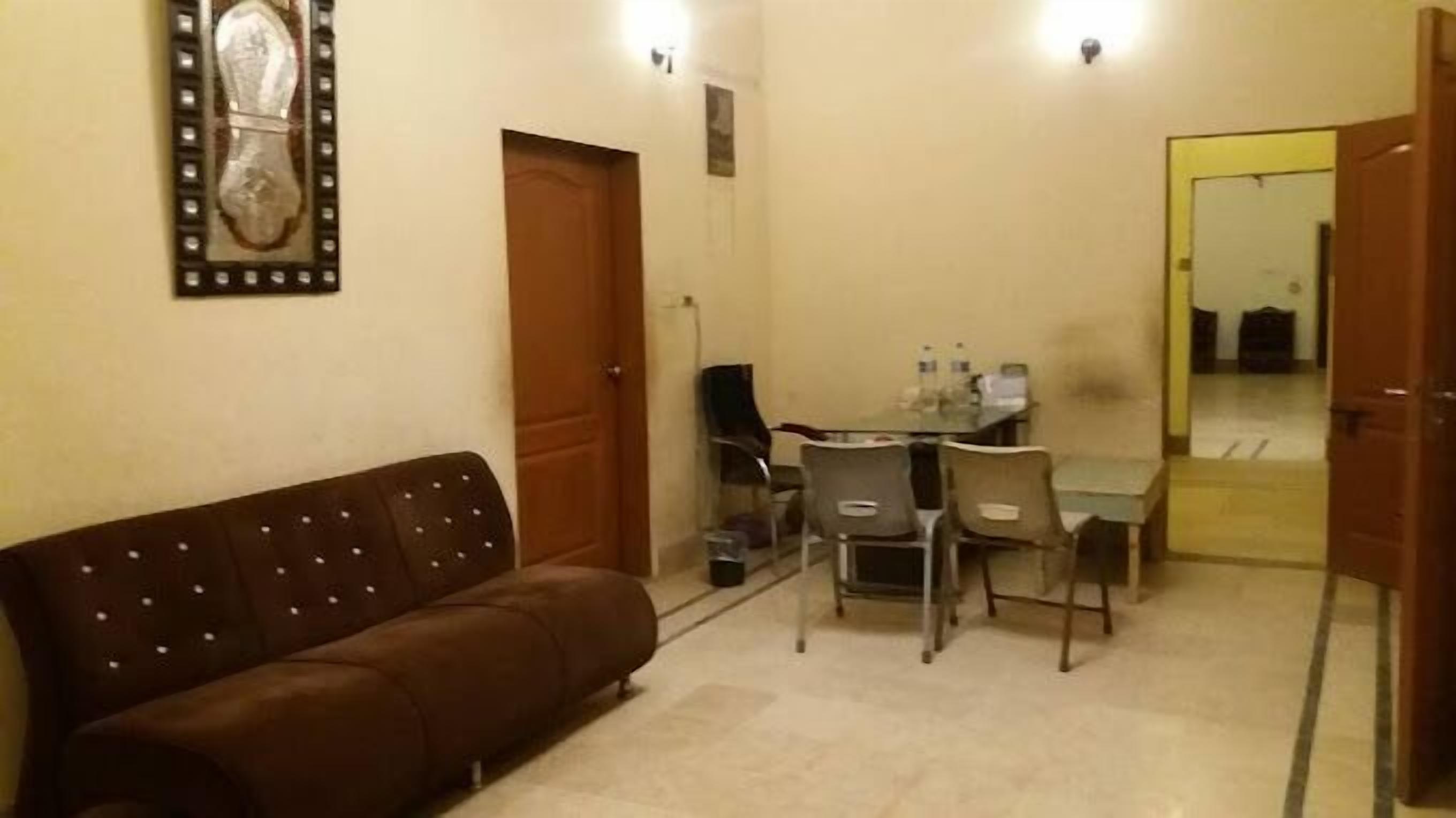 Data Guest House