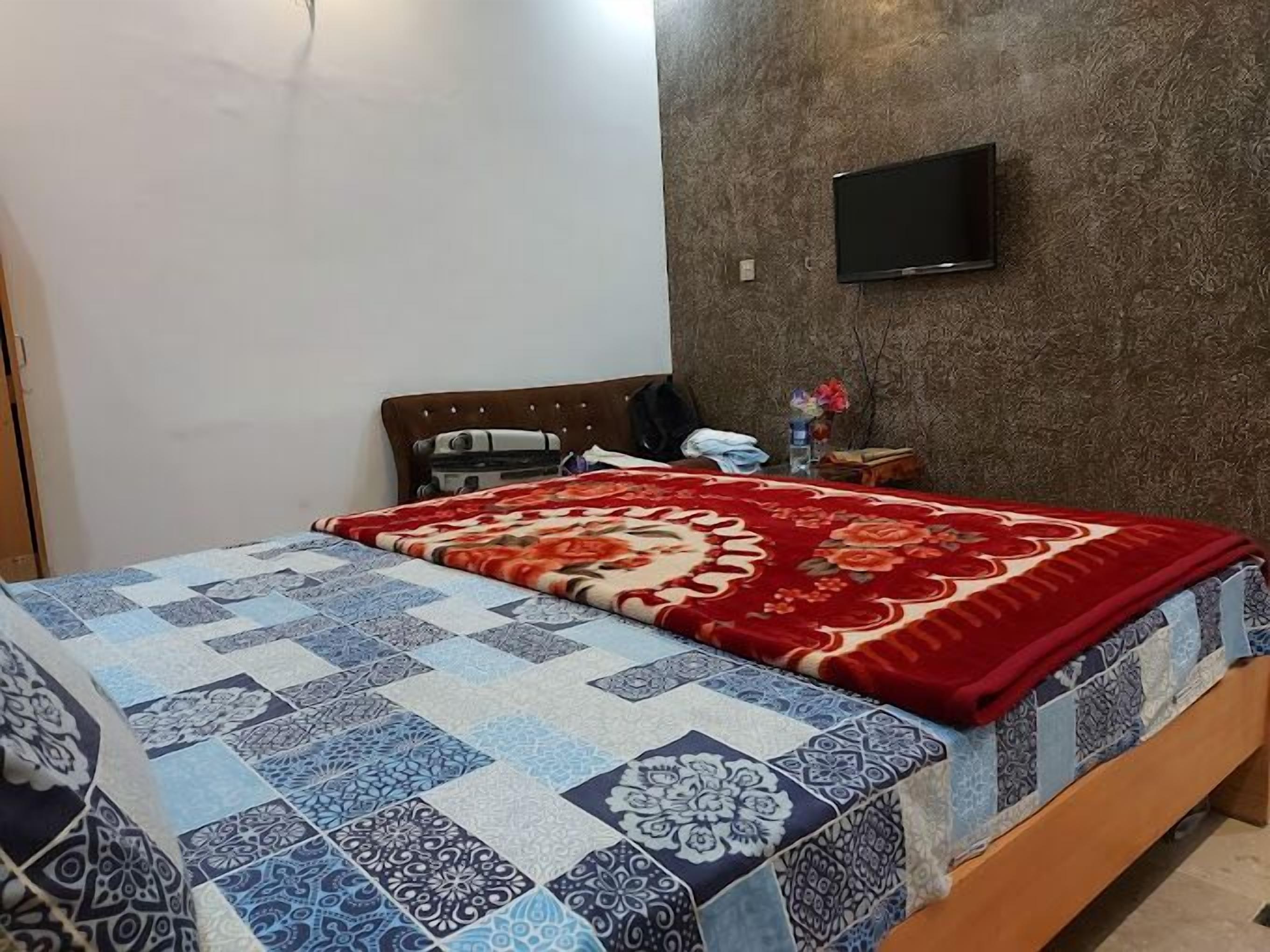 Data Guest House