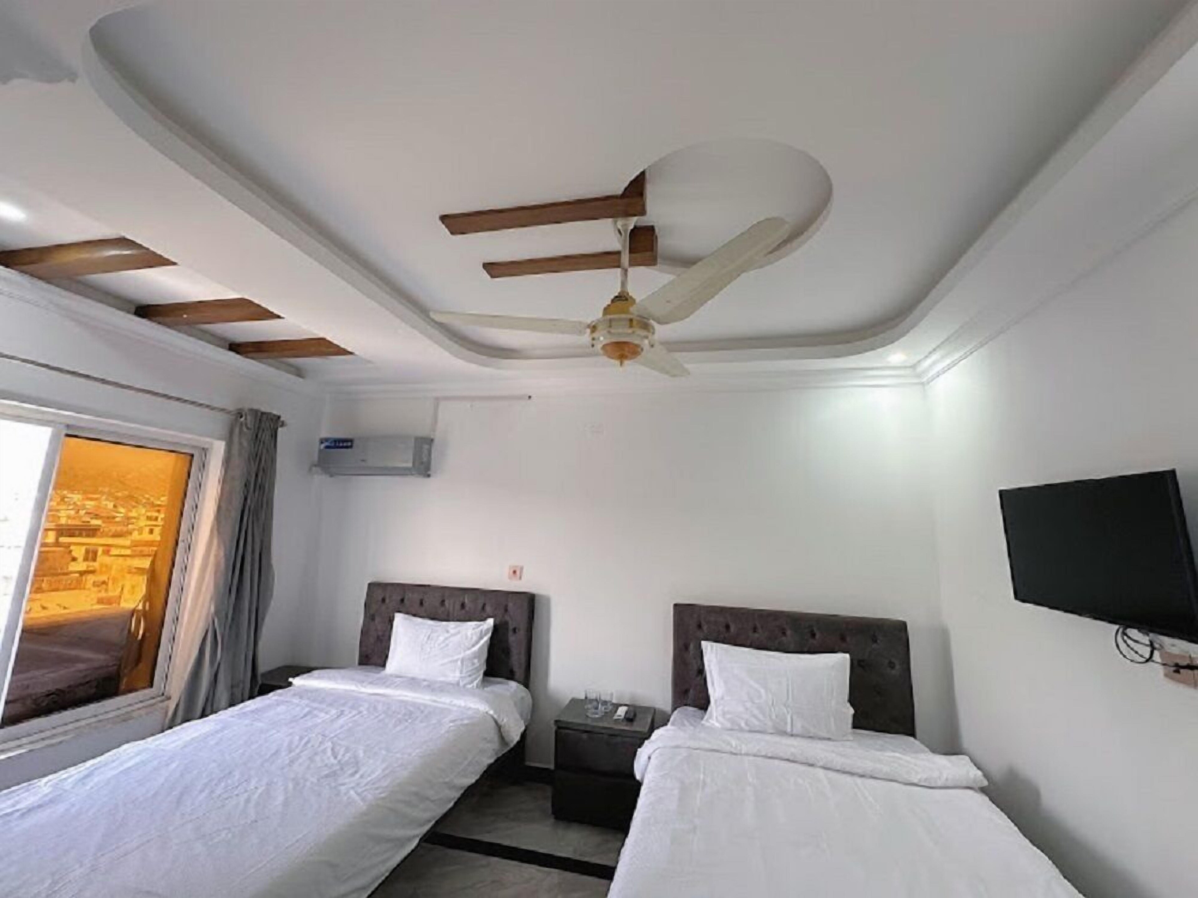 Aqcha Hotel