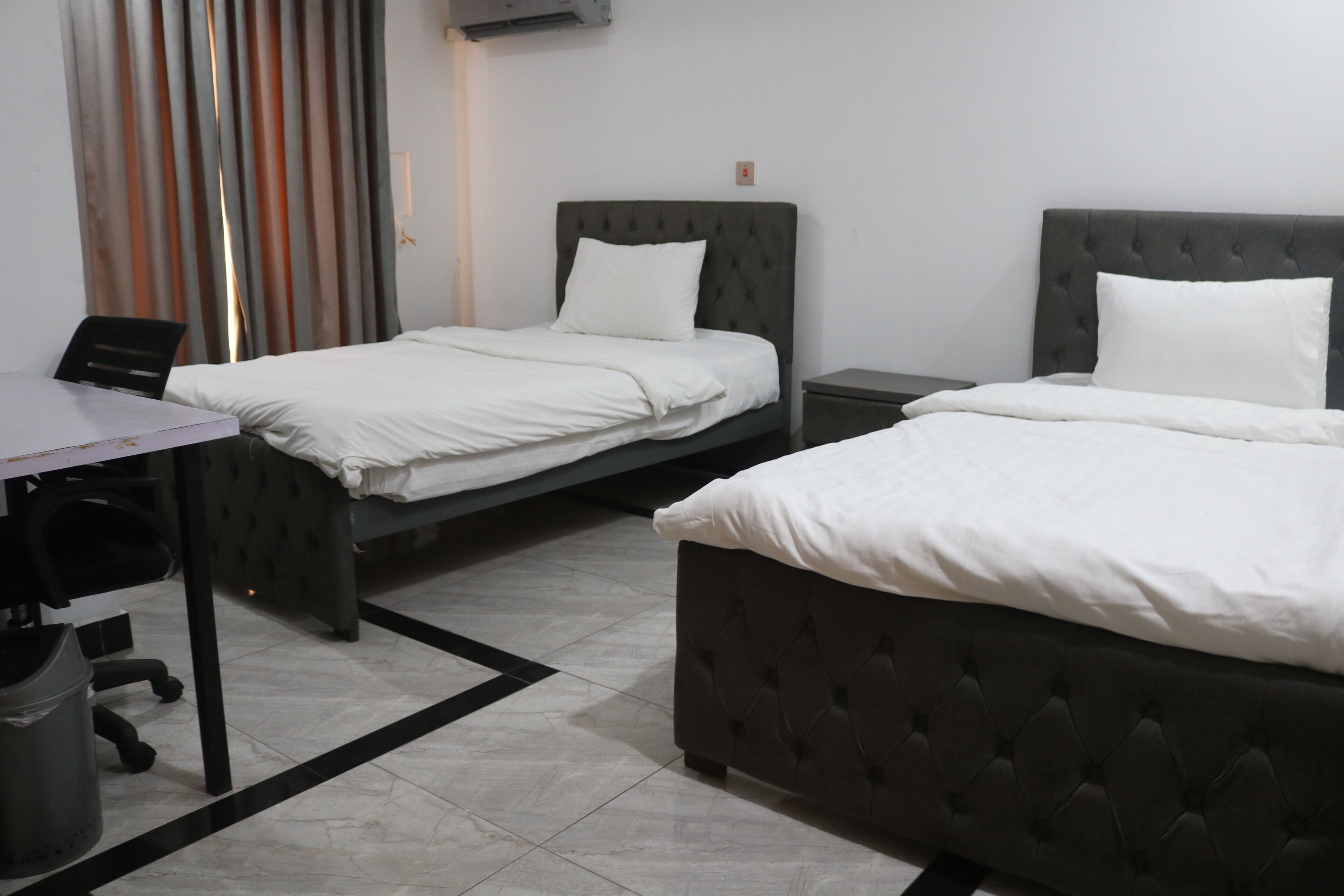 Aqcha Hotel