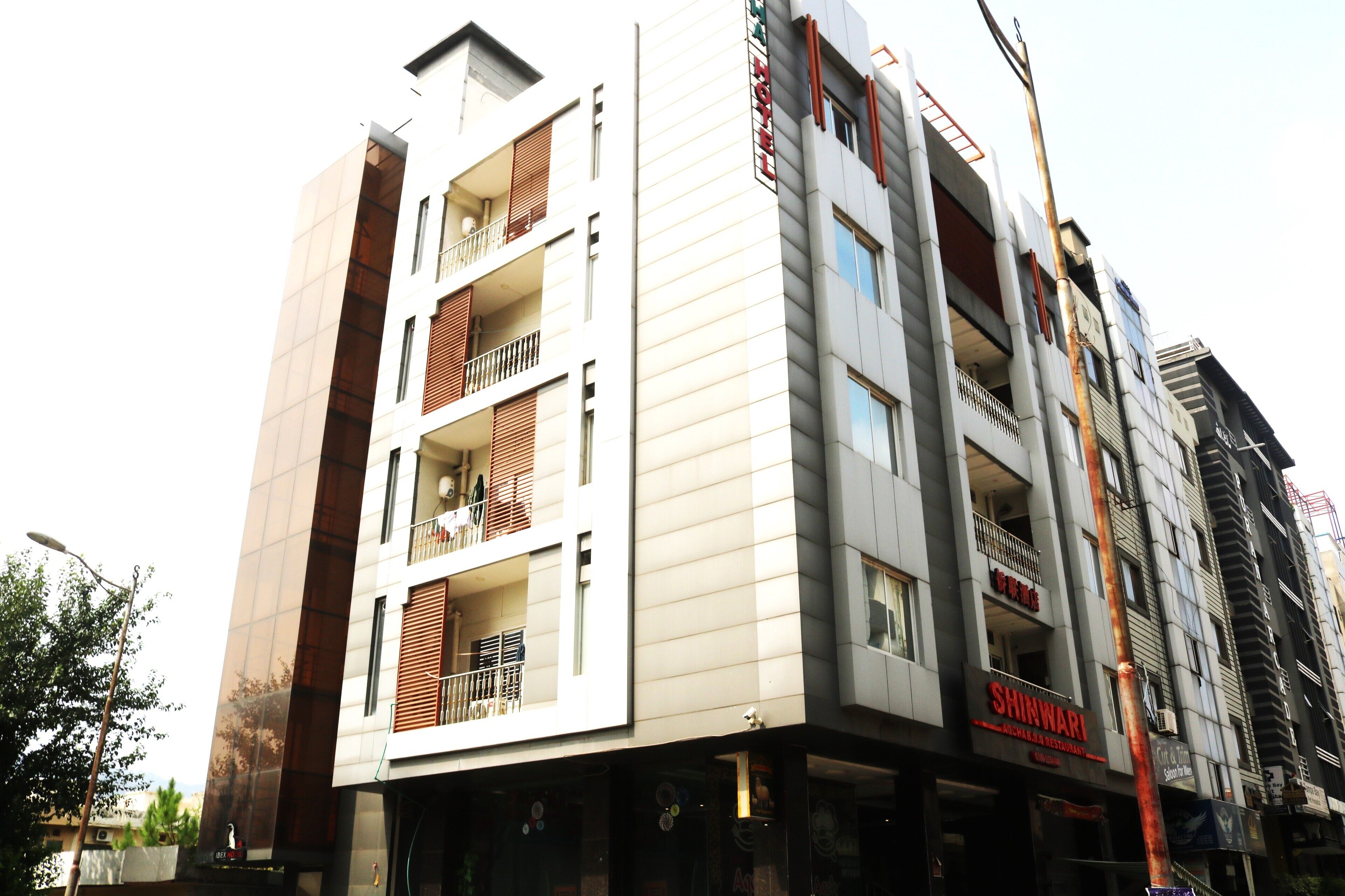 Aqcha Hotel