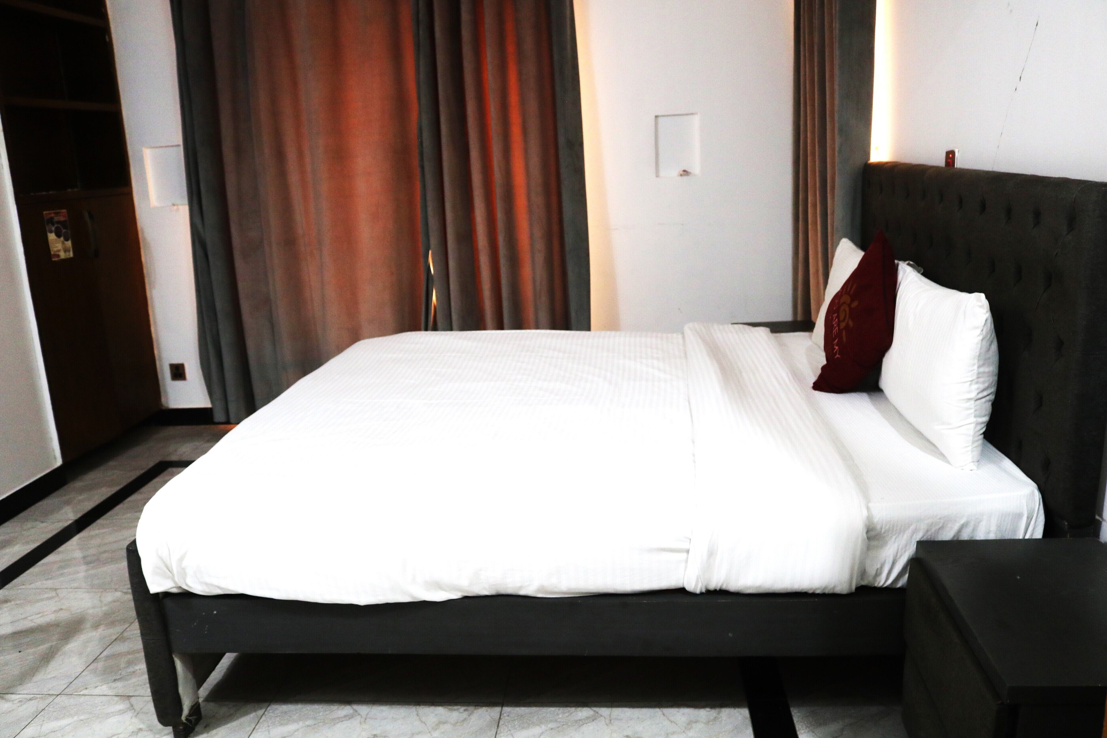 Aqcha Hotel