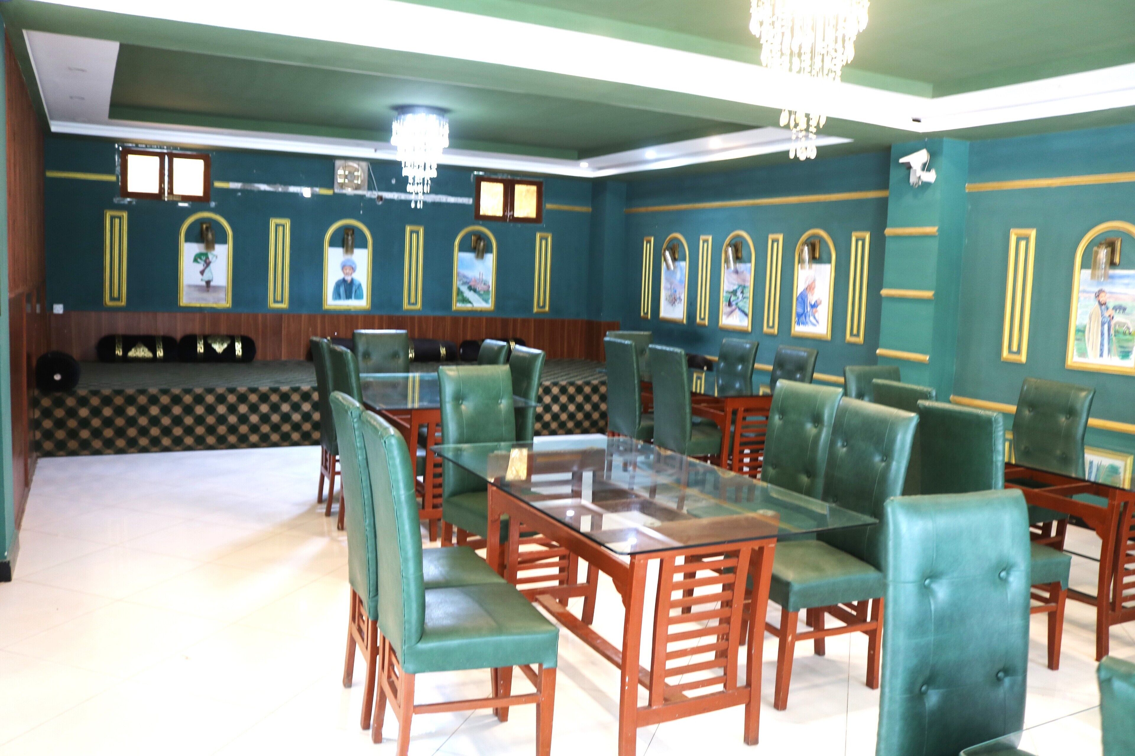 Aqcha Hotel