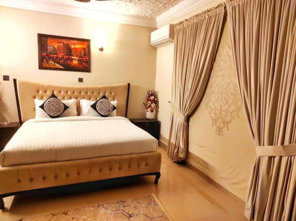 Capital Lodges