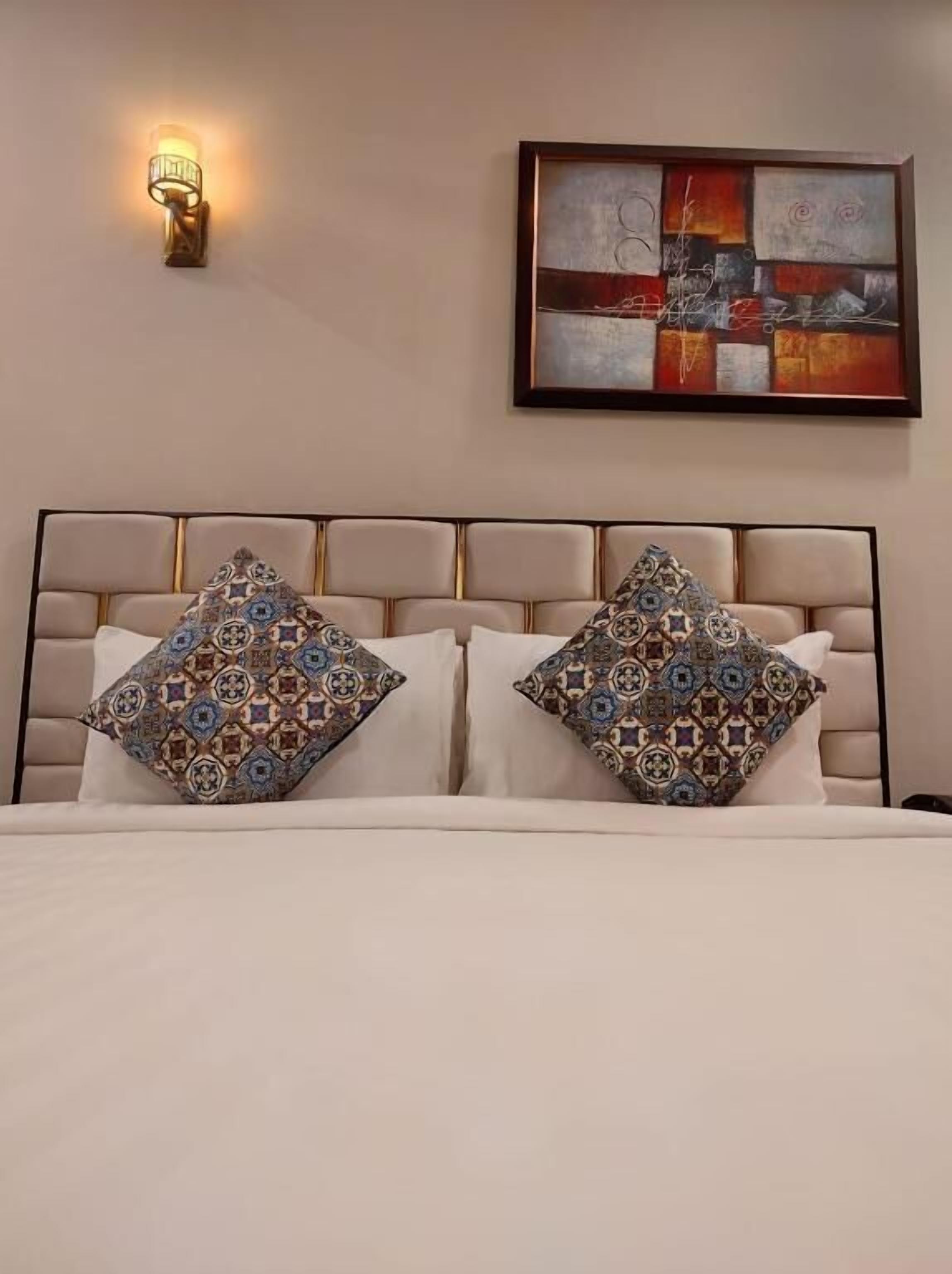 Capital Lodges