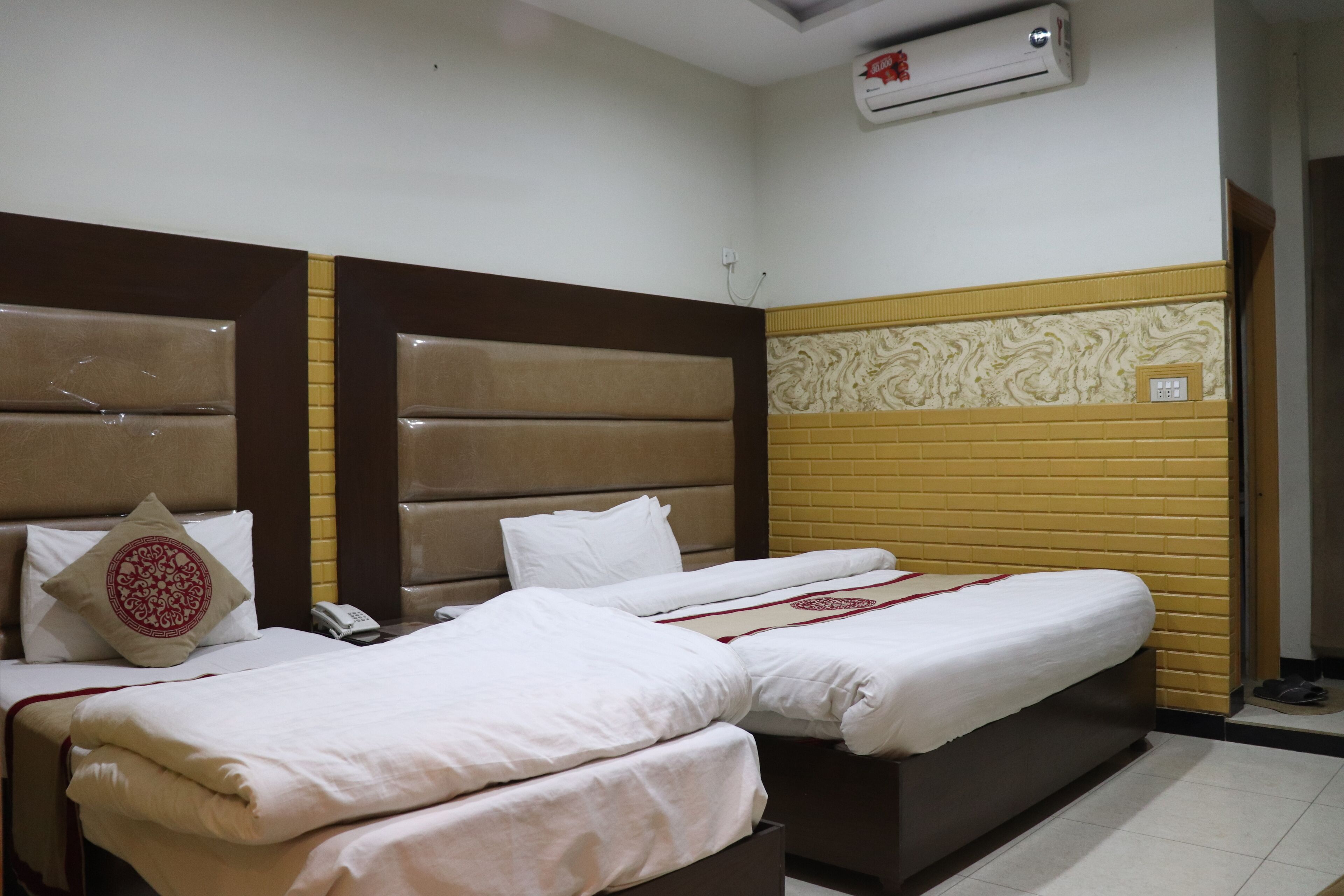 Manat Hotel
