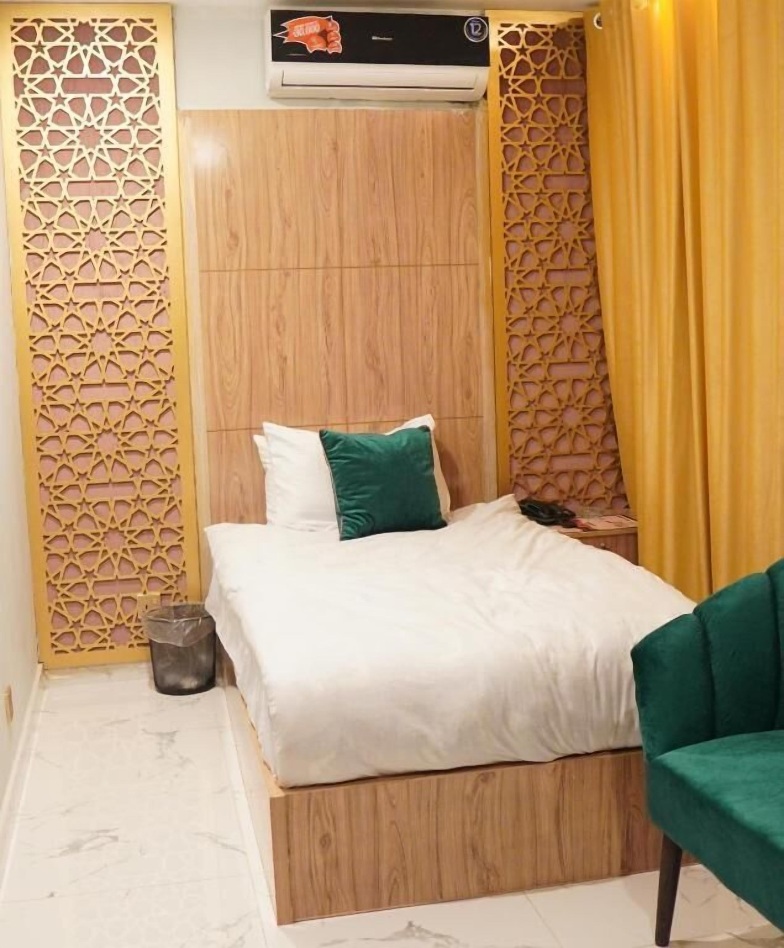 Nuva Hotel