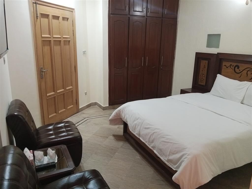Red Lagoon Guest House