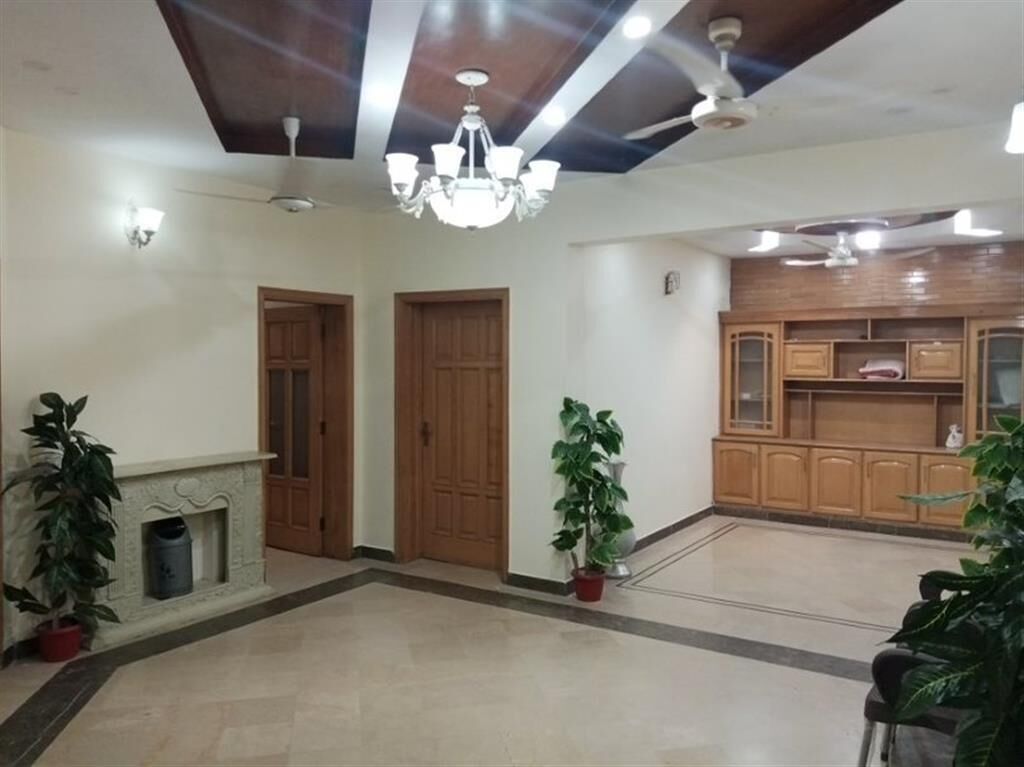 Red Lagoon Guest House