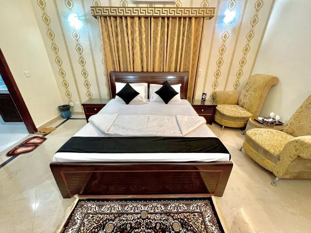 Step Inn Guest House