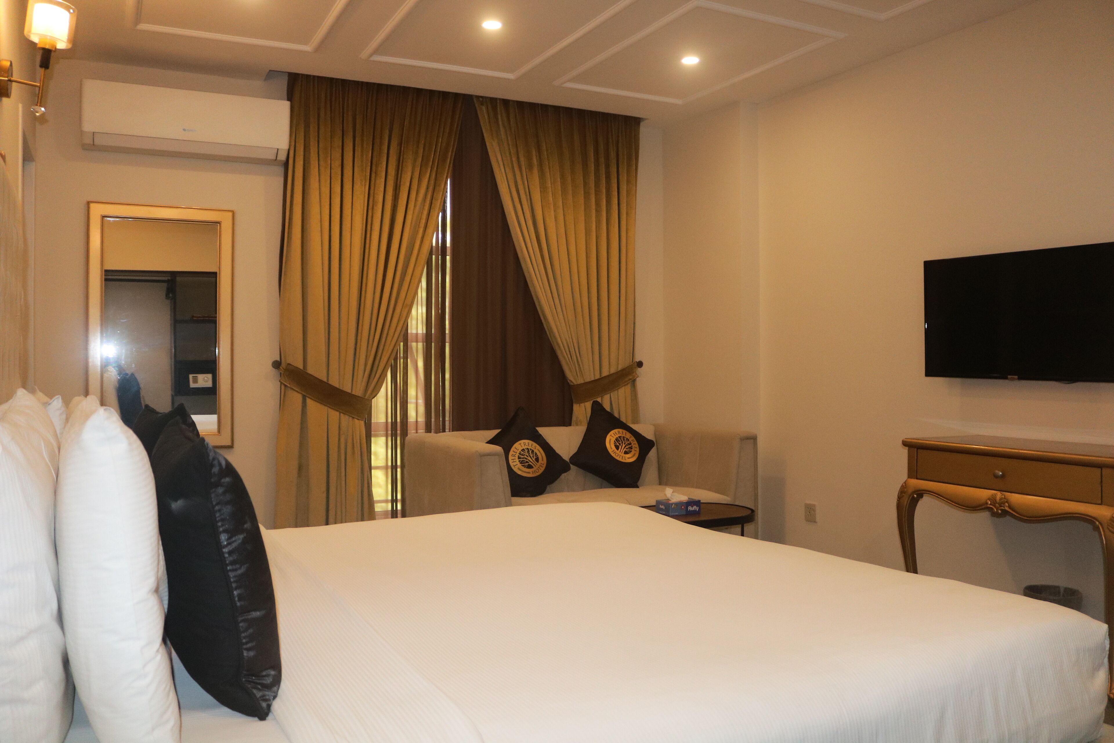 Three Trees Hotel