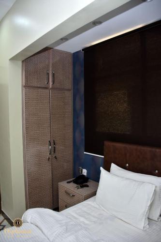 Diplomat Inn Hotel
