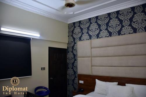 Diplomat Inn Hotel