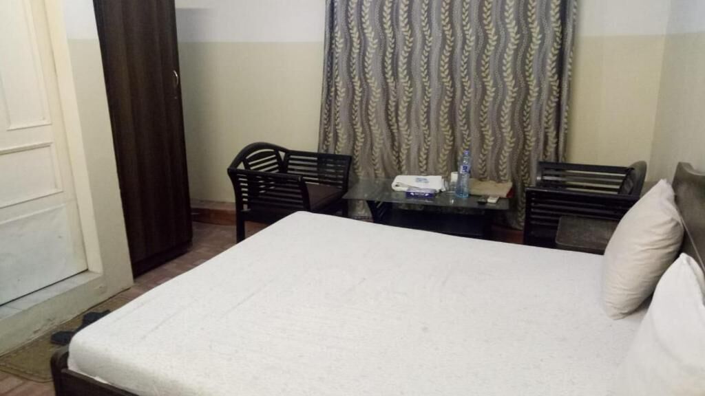 Four Season Guest House