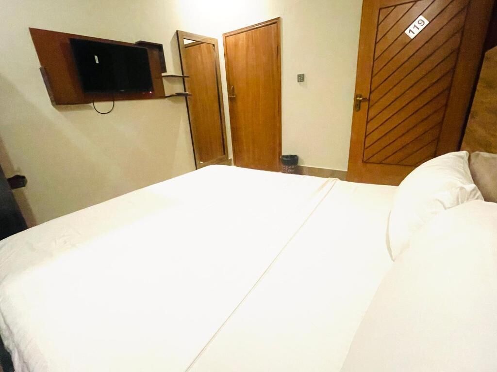 Hotel Bed & Rest